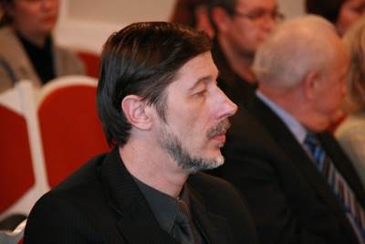 2013-04-04 07